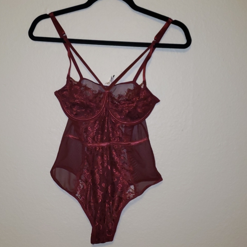 🐝🌻Fashion Nova Woman Plum Love Lace Teddy🍃🌞 - Picture 2 of 5